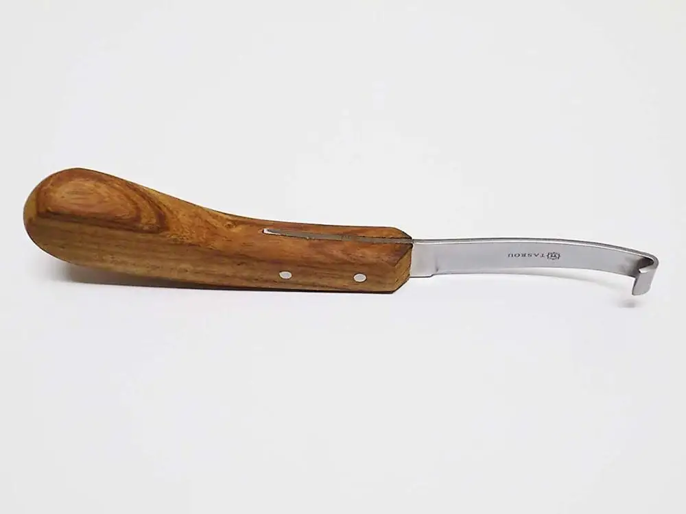 Hoof Knife Narrow Edge with Right Hand Wooden Handle Tasrou Brand Veterinary Mahersi