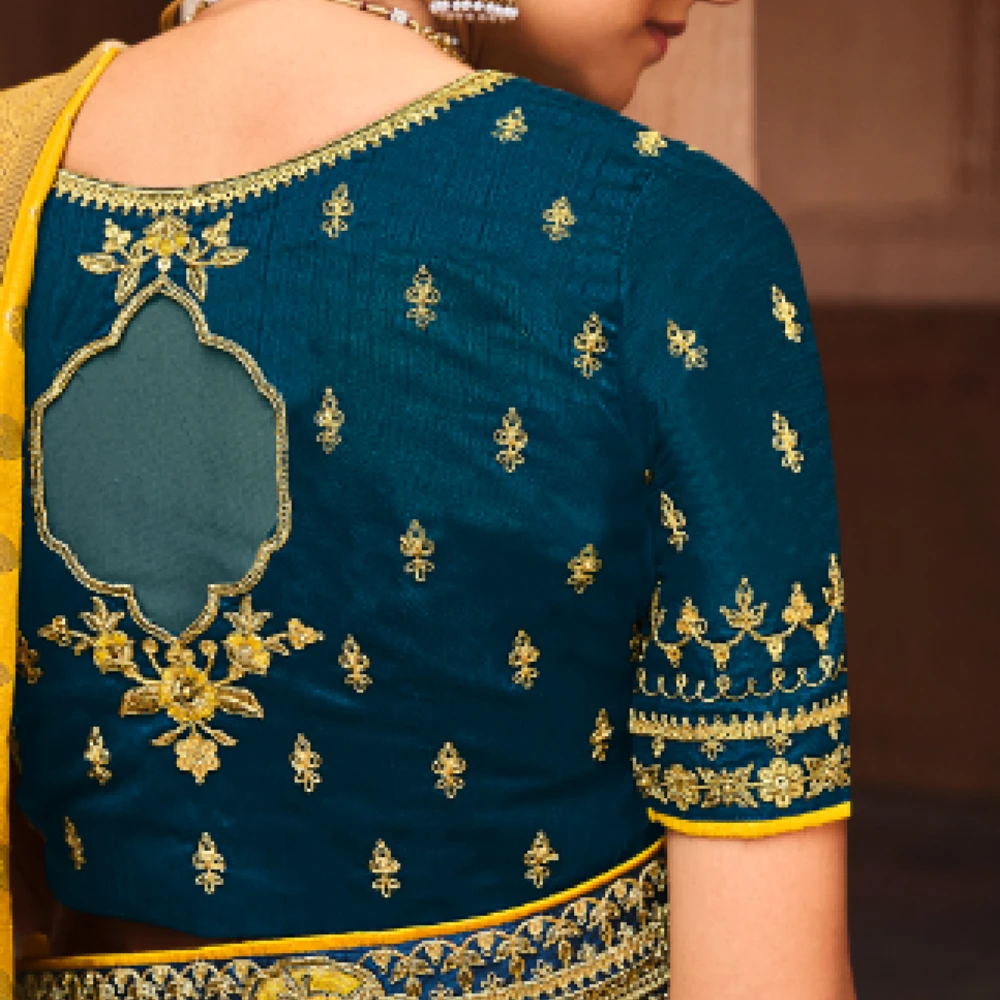 New Arrival Product Of 2022 Indian Manufacturer of Ethnic And Traditional Party wear And Fancy Sarees At reasonable Price