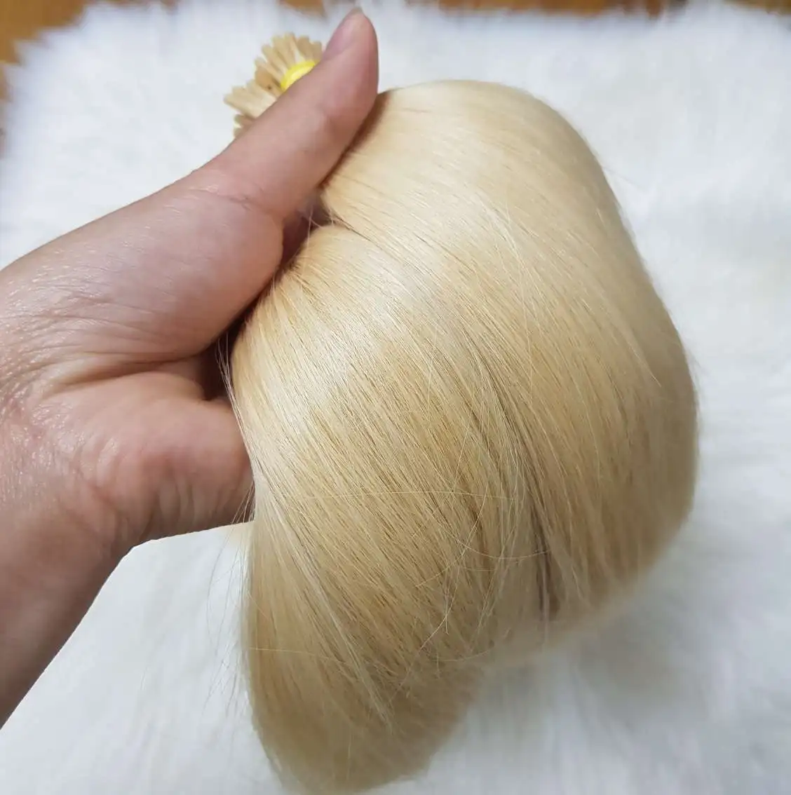 Grossiste Perruques Blonde Cheveux 100% Humain En Gros  Frise Cheveux Humains Longueur 30 Boucle  Cheveux Humain Blond