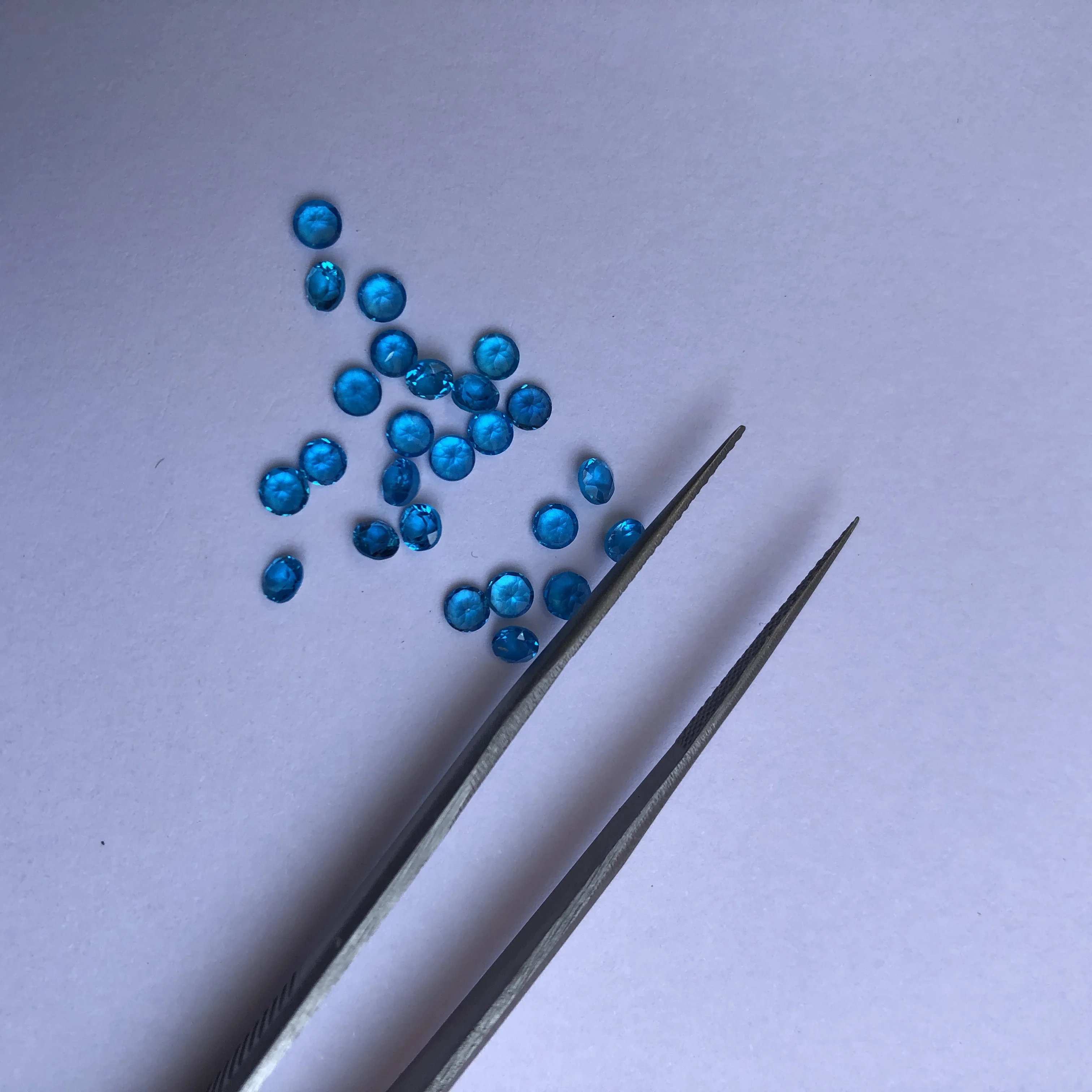 2.5mm Natural Neon Apatite Stone Faceted Round Loose Semi Precious Gemstone Wholesale Factory Price Online Shop Alibaba India