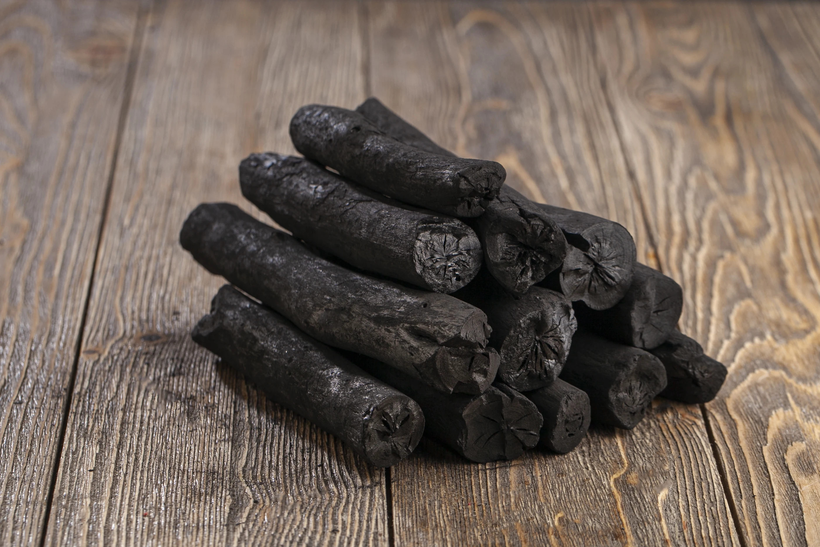 Natural Marabu Charcoal From Marabu Tree Charcoal Has Metal Sound Spark Free 100%Fully Carbonised And Very Suitable For All King