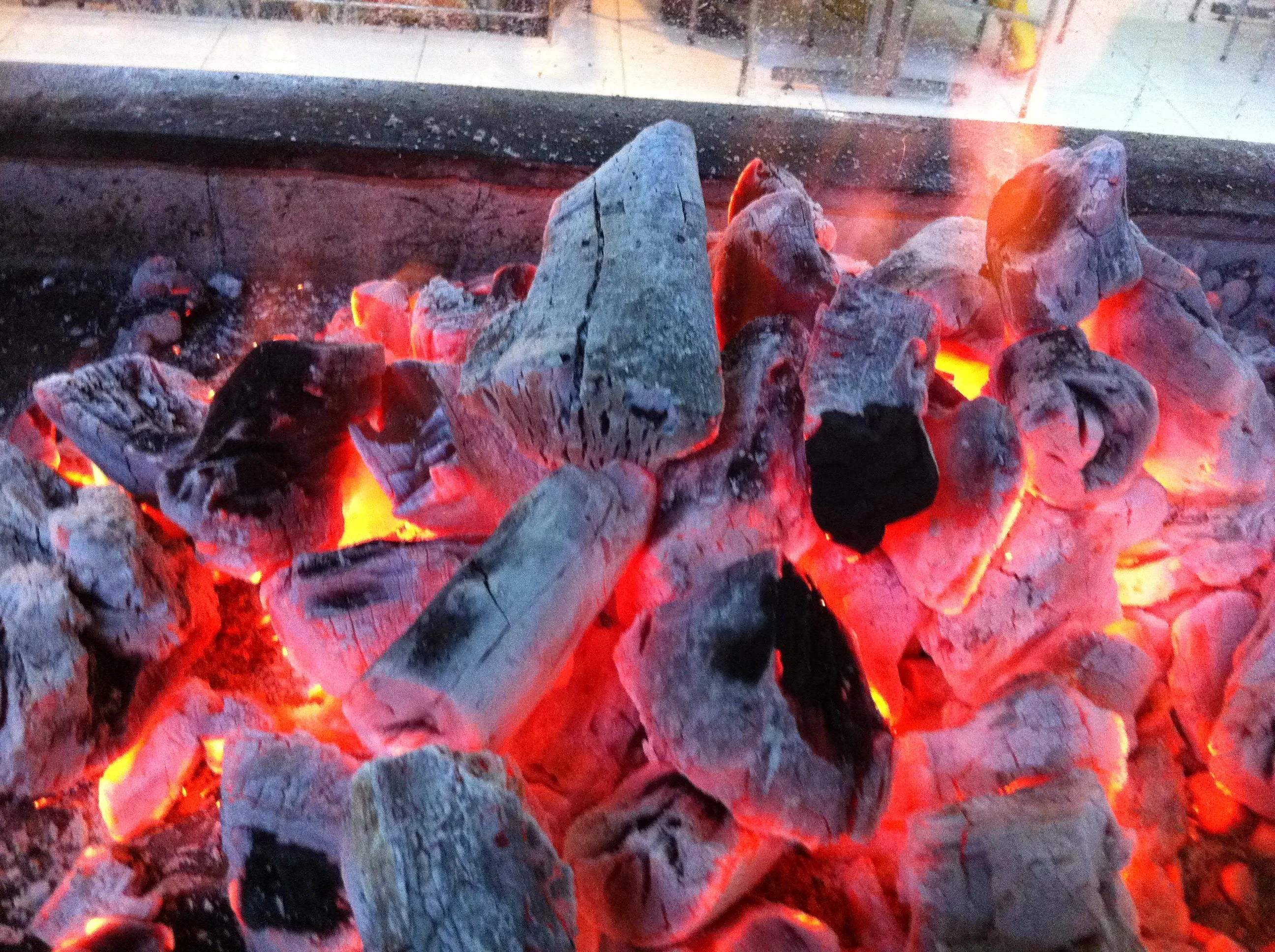 Natural Marabu Charcoal From Marabu Tree Charcoal Has Metal Sound Spark Free 100%Fully Carbonised And Very Suitable For All King