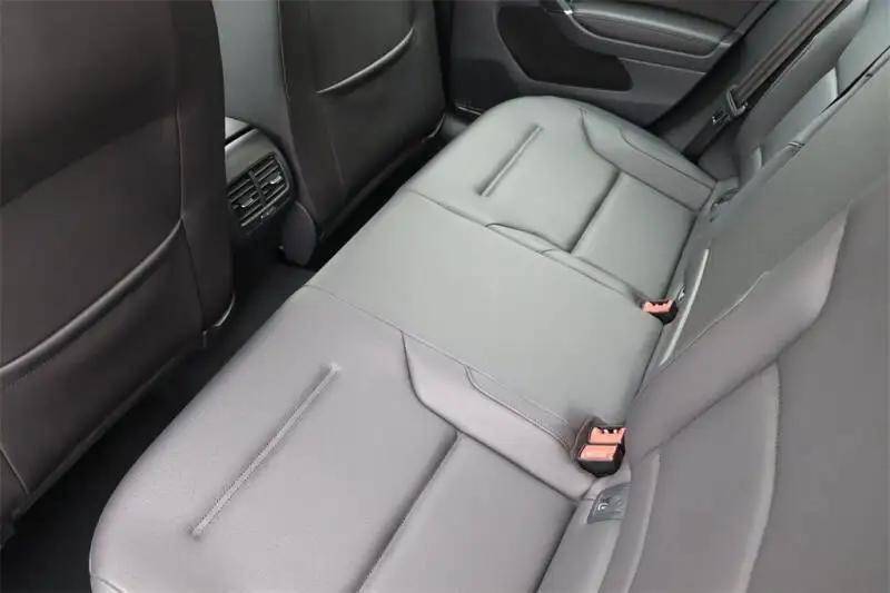 FAIRLY USED 2015 Volkswagen e-Golf SEL Premium 4dr Hatchback