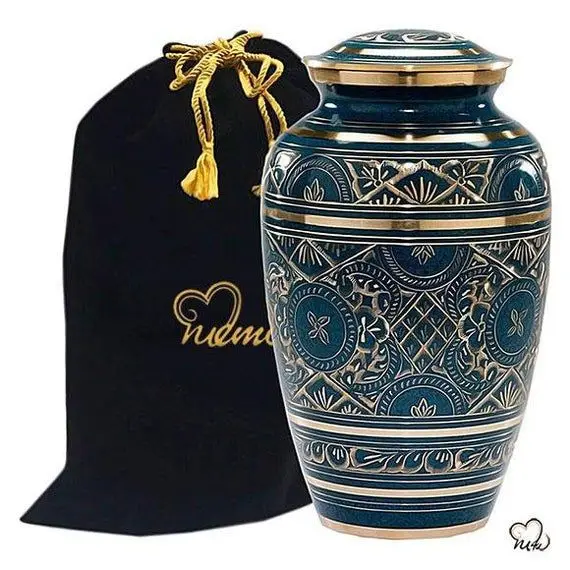 Wholesale Bulk White And Gold Engraved Metal Urns Cremation Ashes Pots And Jar Set Of 4 Different Sizes Pewter Casted Urns