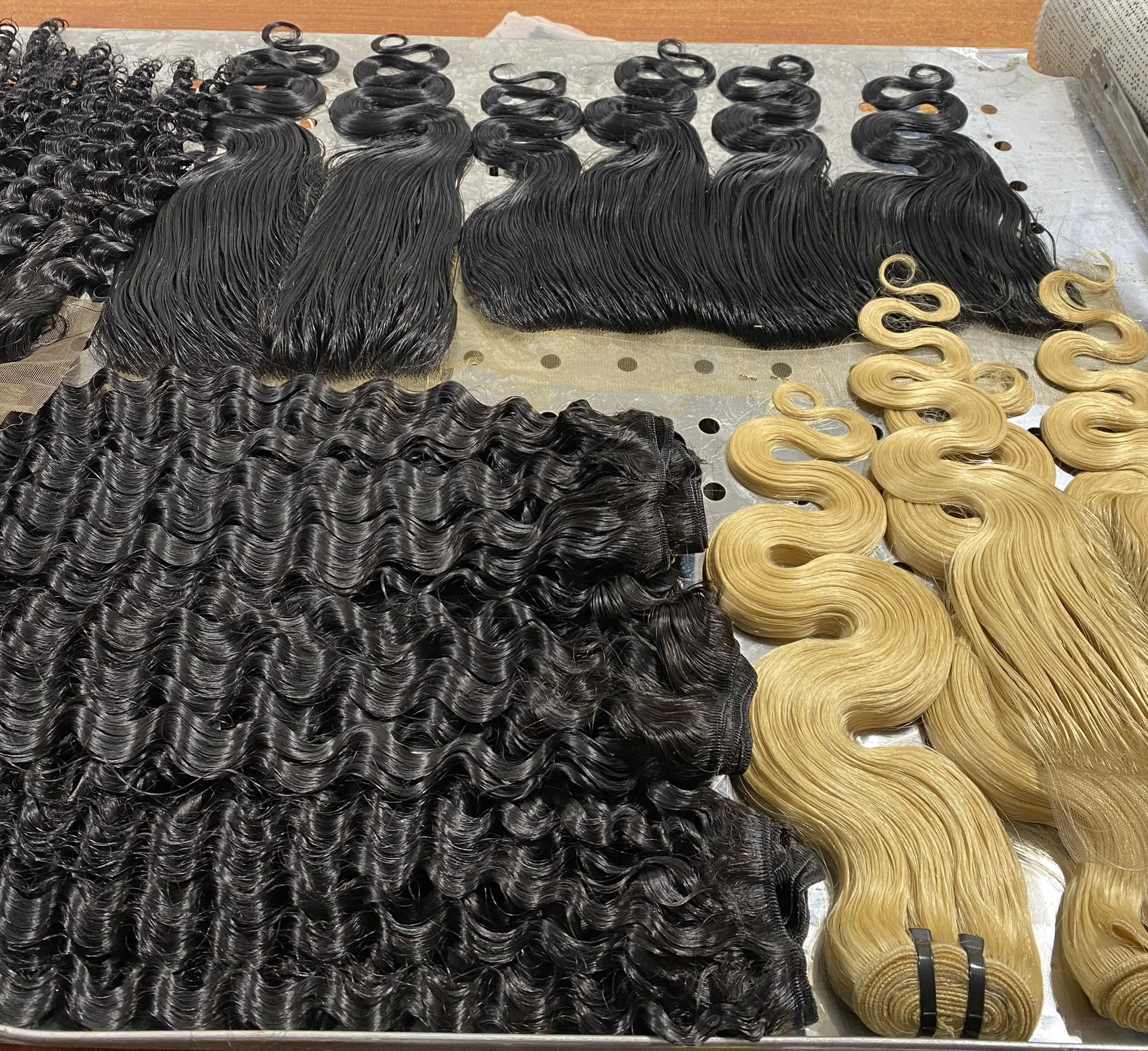 Заводская цена высокое качество уточные волосы класс 8A 9A 10A 6 дюймов-38 дюймов прямые/вьющиеся пучки волос 100% вьетнамские натуральные