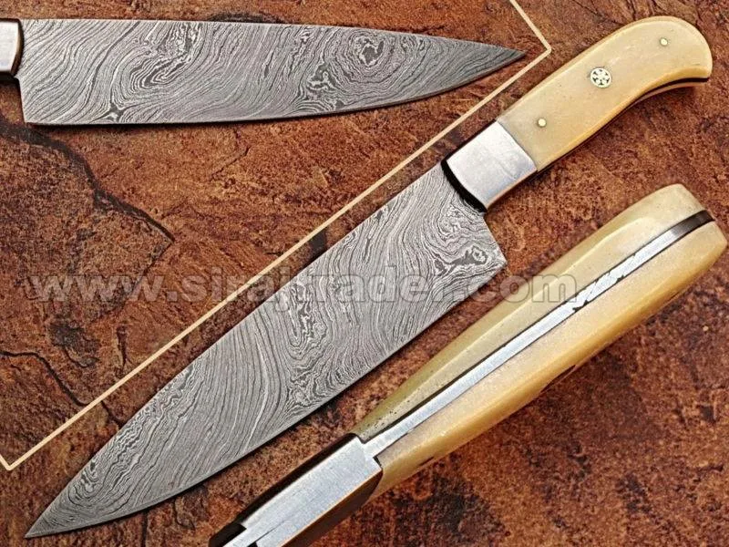 Поварской нож ручной работы из дамасской стали верблюжья косточка мусаическая булавка и стальная подушка
