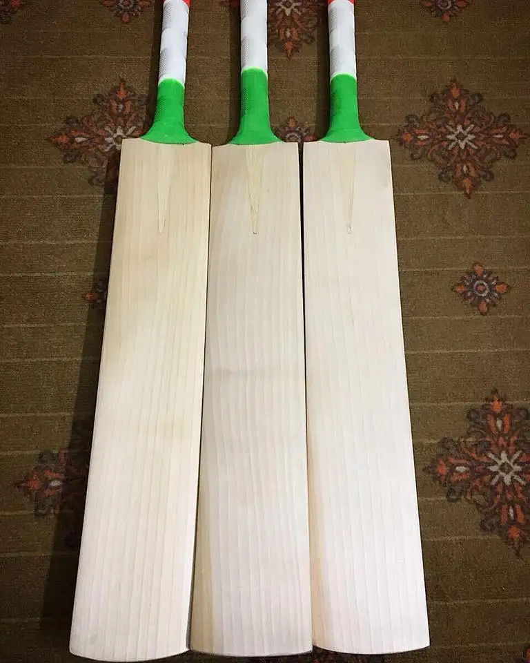 
Plain English Willow Cricket Bat 