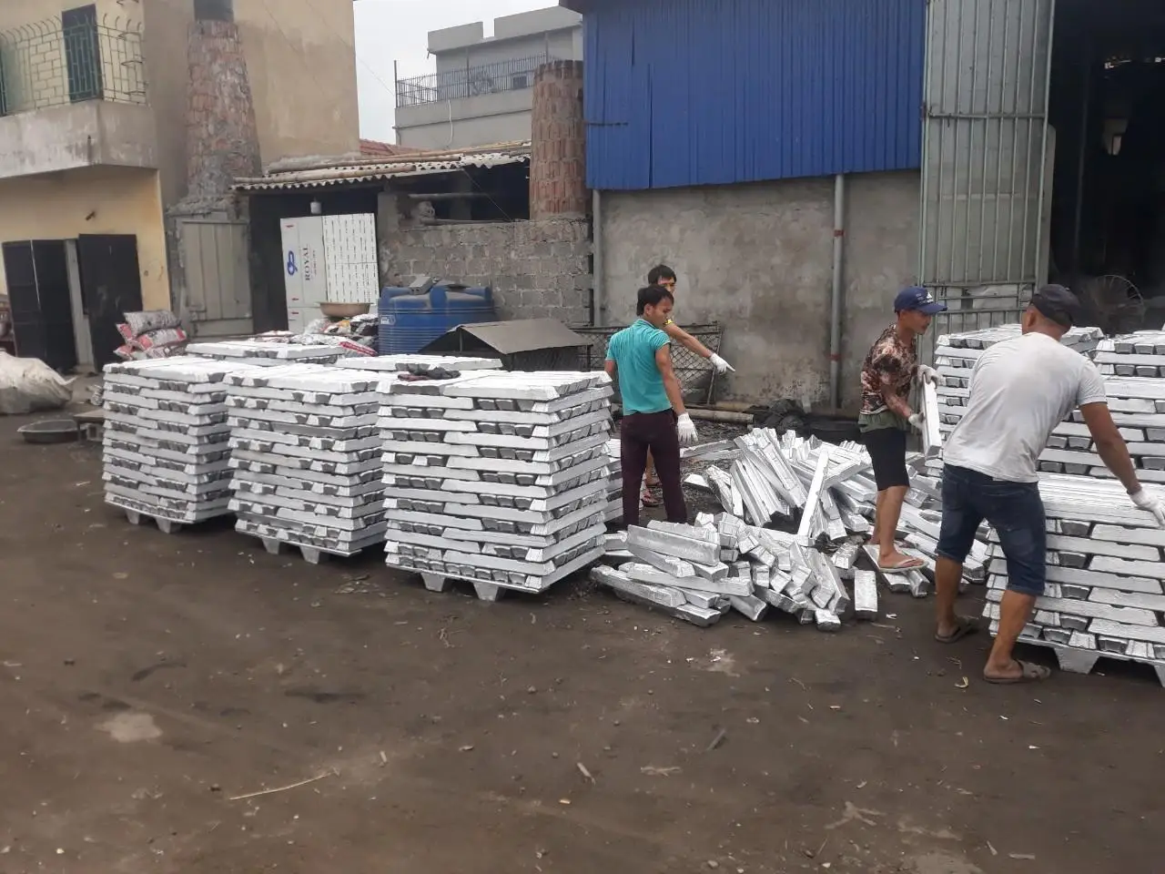 New product 2022 innovative buyers aluminum ingots with low MOQ from Vietnam
