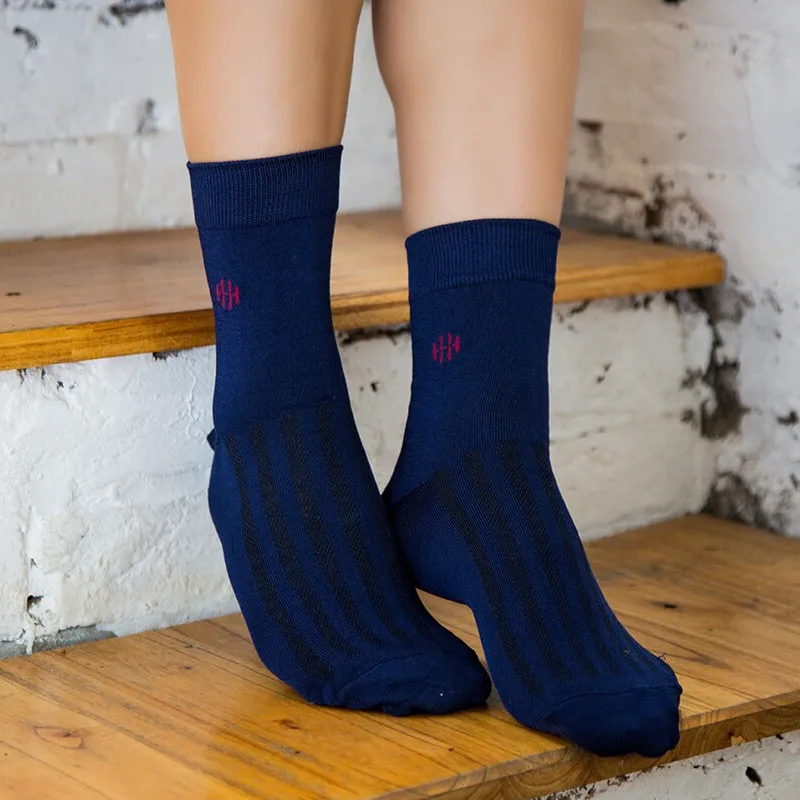 
Silk socks are made from natural silk, suitable for both men and women made in Vietnam 