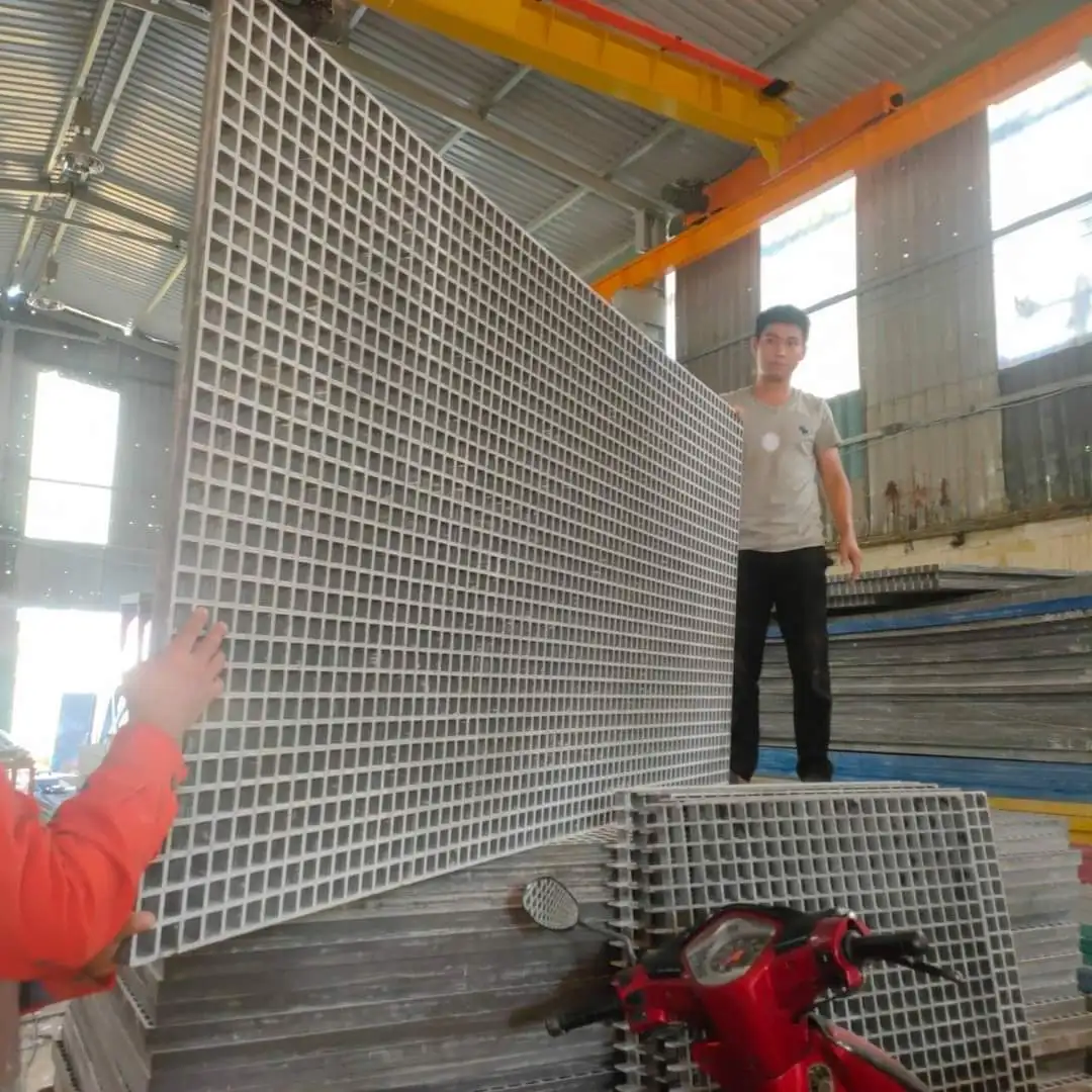 Anti-slip Flame Retardant Acid Resistant Molded Composite Grating FRP Gray