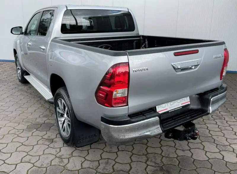 Довольно б/у Toyota Hilux 4x4 дизельная двойная кабина LHD /RHD ручная и автоматическая коробка передач 2018 2017 2019