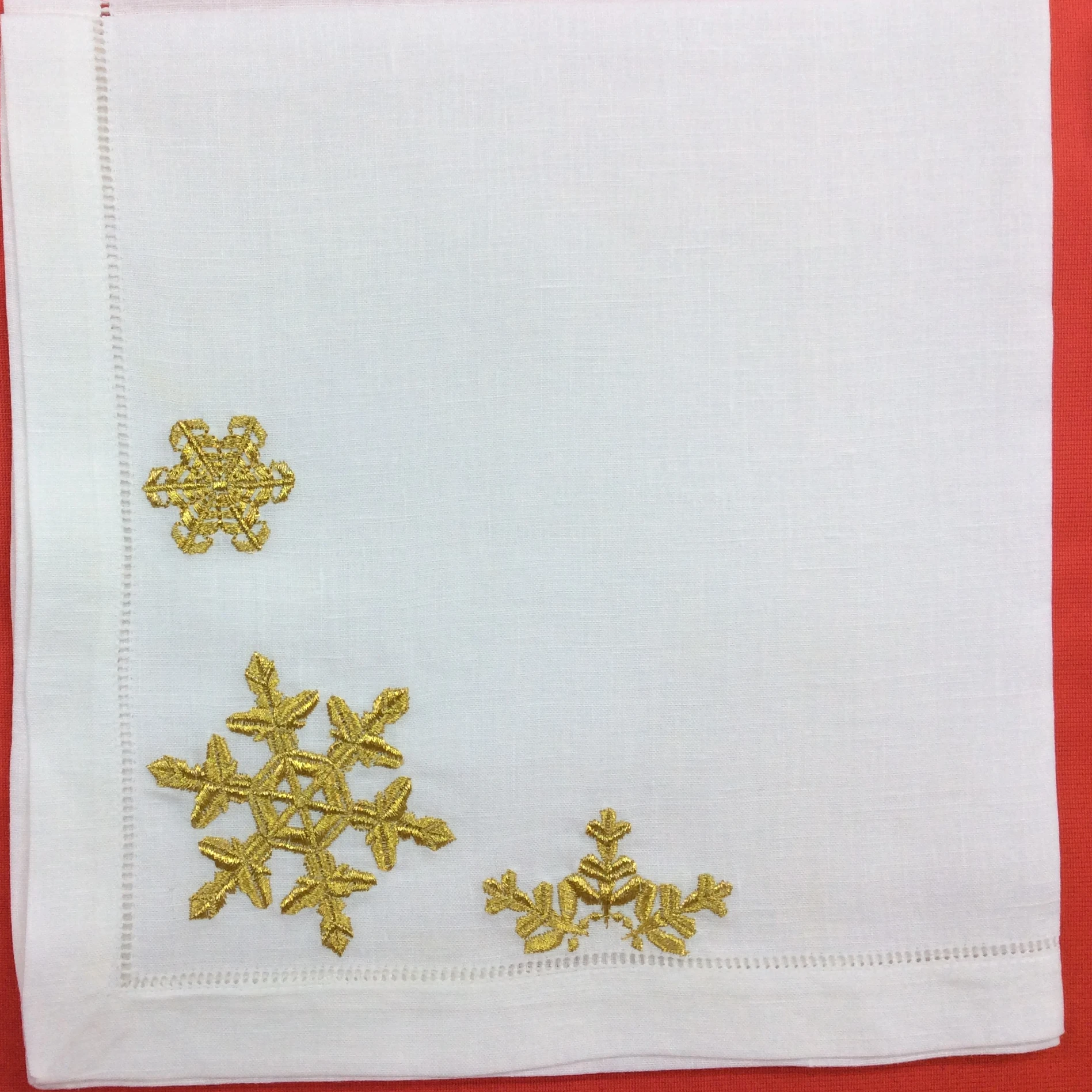 Ручная вышивка для ресторана