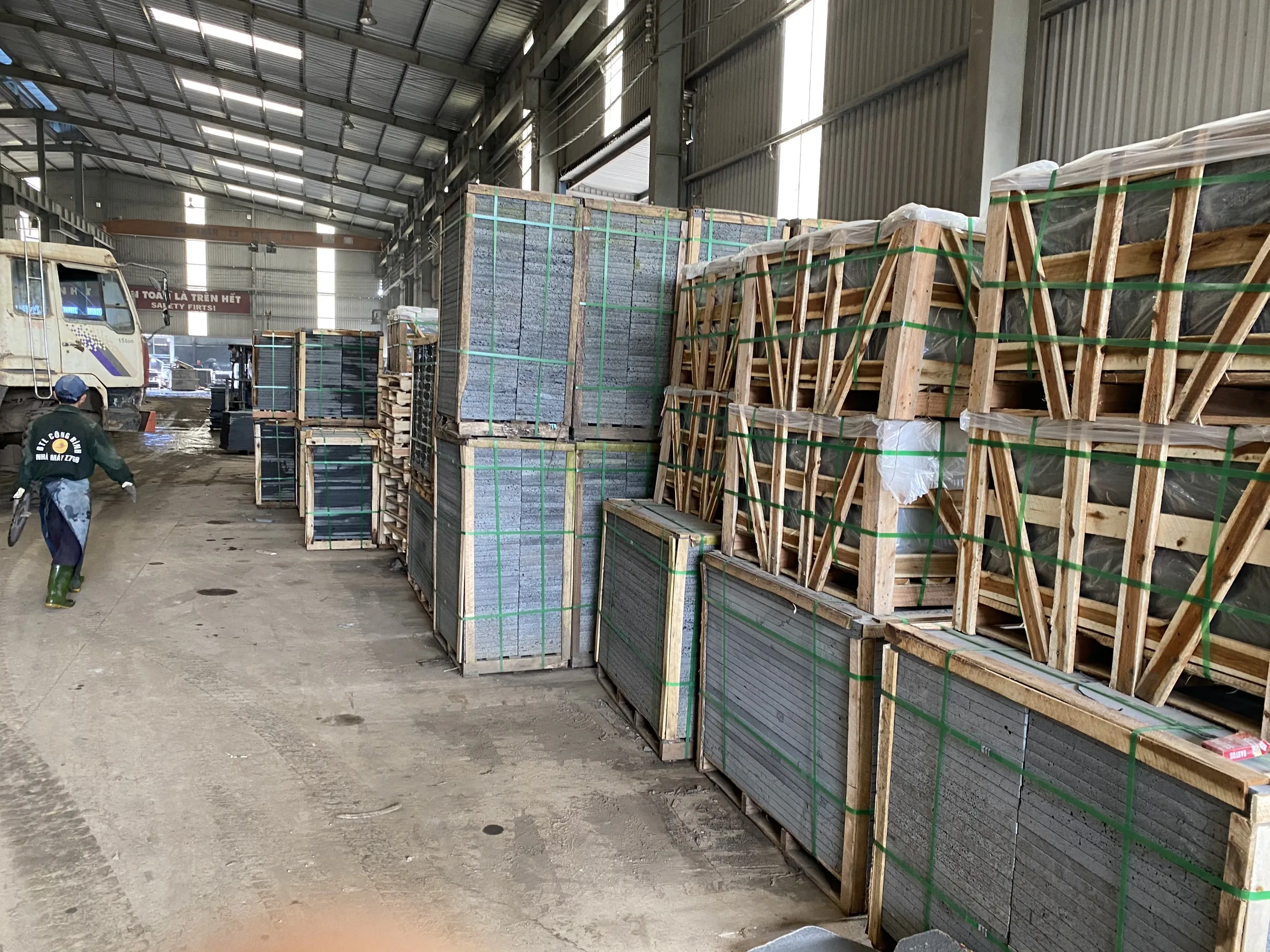 High Quality Tile ELA Stone Modern Midcentury rustic Villa House Courtyard Tumbled  Basalt Stone from Vietnam