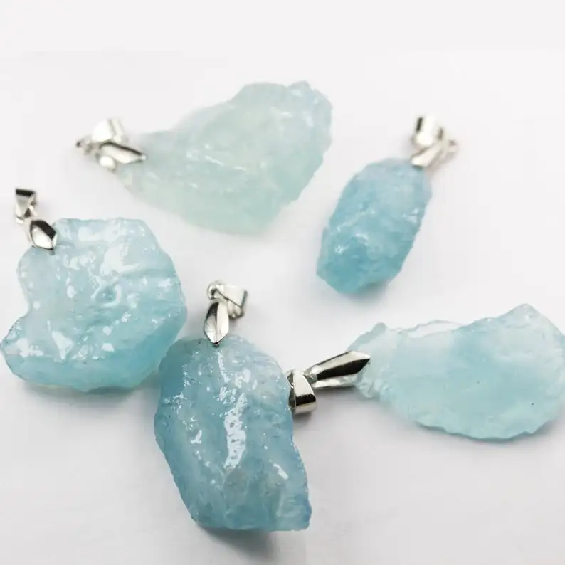  Кулон в форме карандаша из натурального зеленого оникса