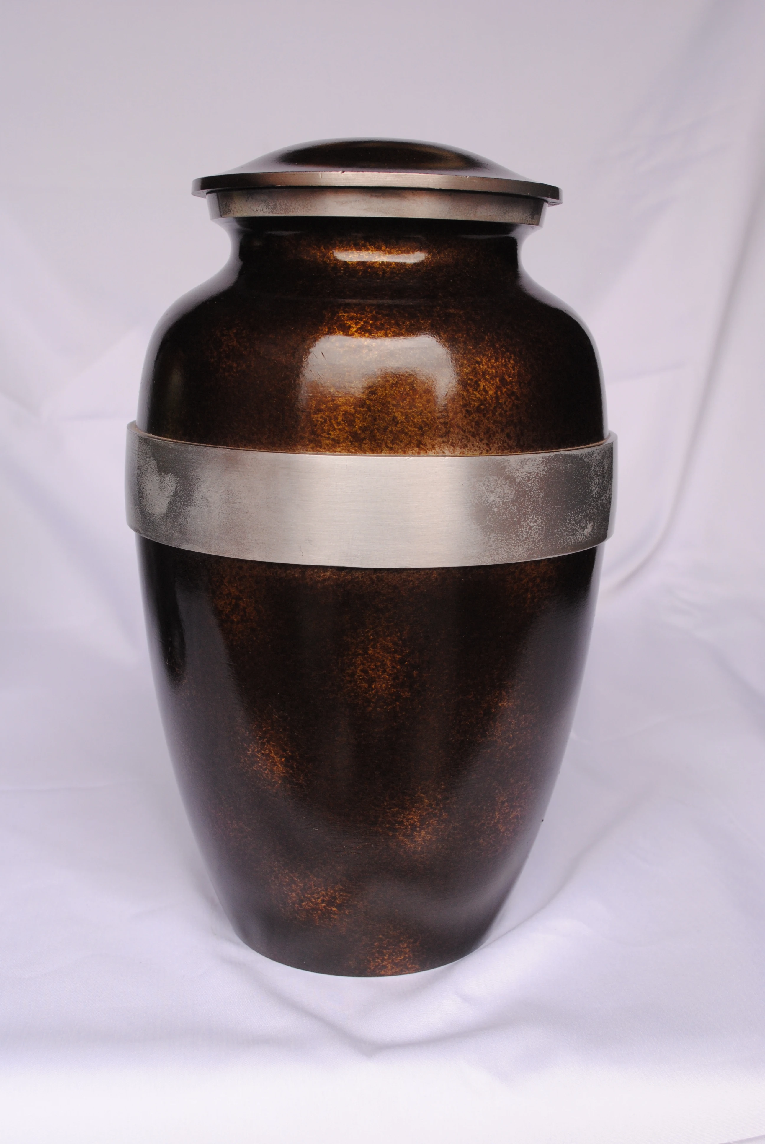 Good Manufacturer and exporter from India Cremation urn for Human Ashes wholesale Brass metal cremation urn