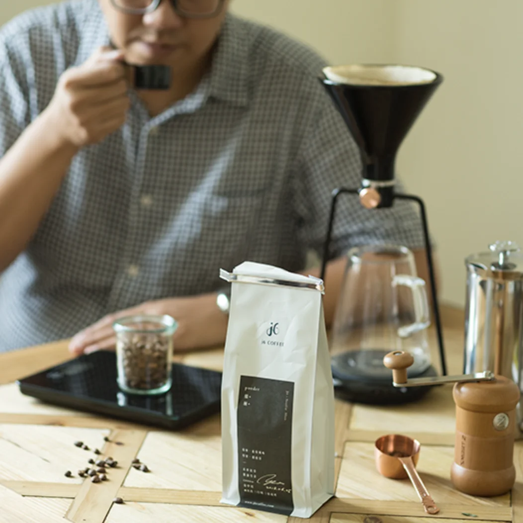 Кофе из цельных зерен с жареным корицей