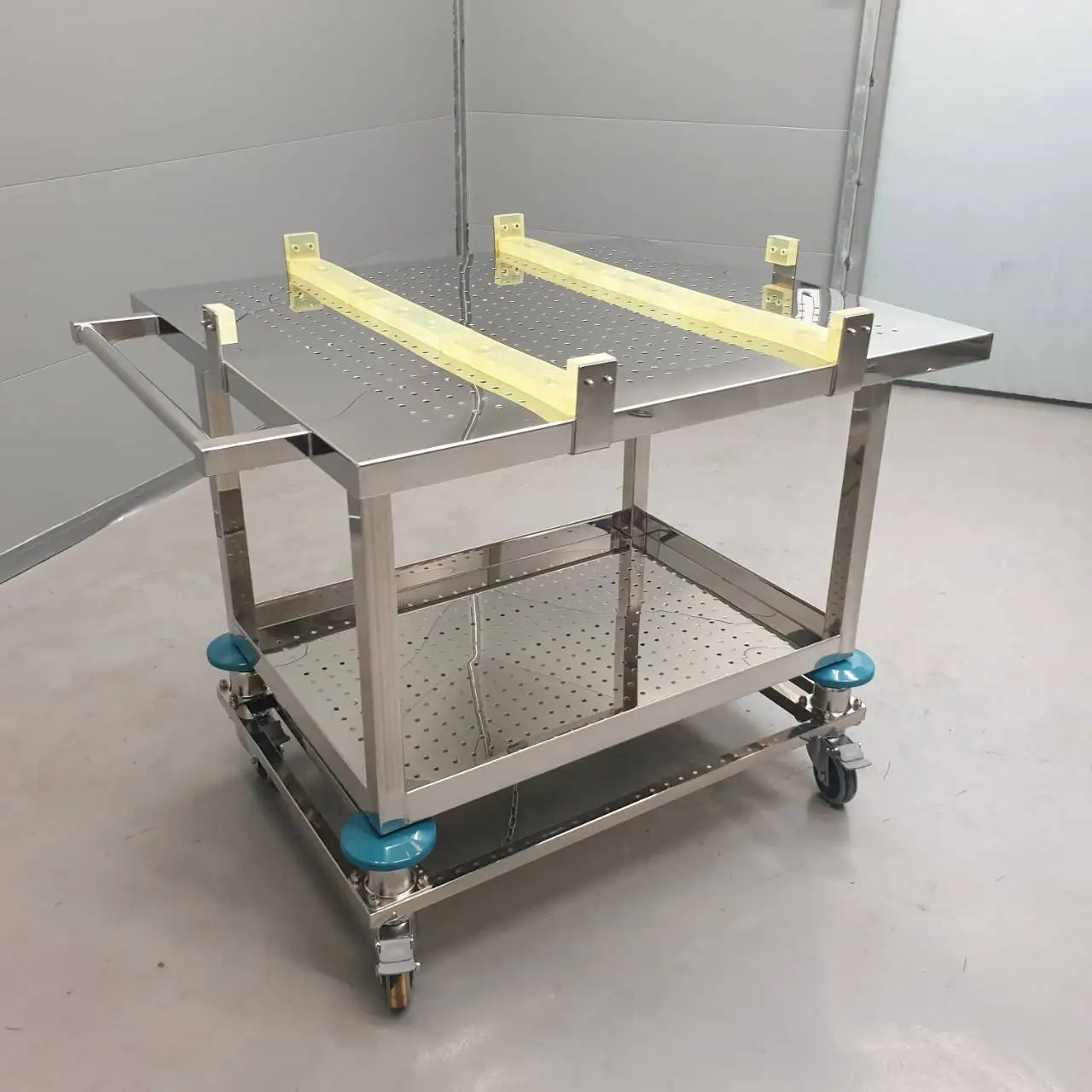 
shockproof lifting table 2 layer metal trolley 