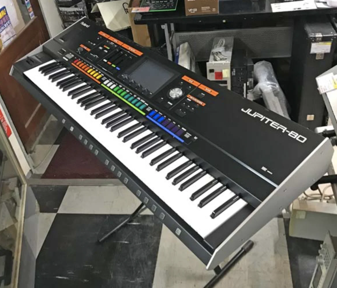 High quality R_OLAND Jupiter-80 Version 2 76-Keys Synthesizer Japan AC100V