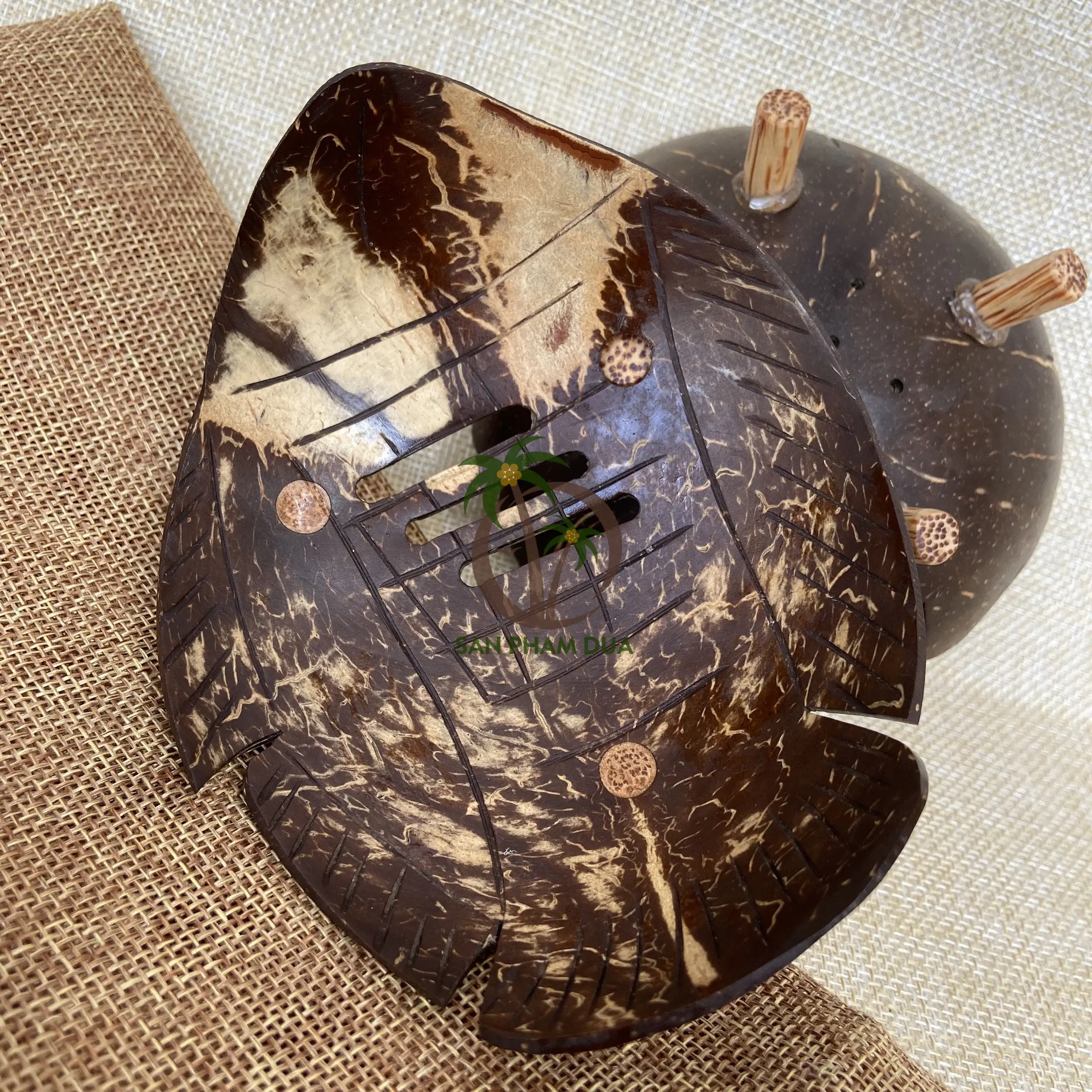 COCONUT HANDI PRODUCT COCONUT SHELL BOWL/COCONUT SHELL SOAP TRAY/COCONUT WOOD SOAP HOLDER WOODEN COCONUT SOAP DISH BAMBOO BOWLS