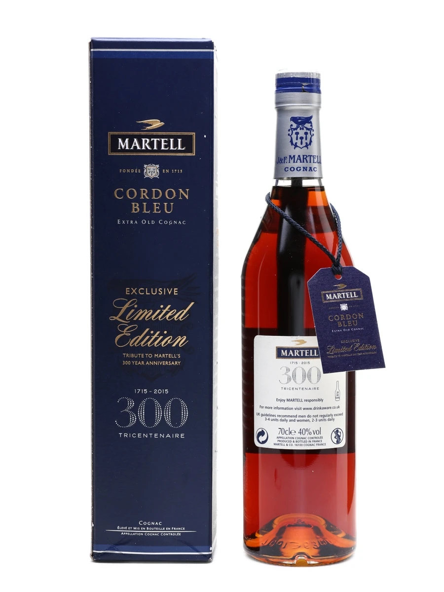 Ограниченный Выпуск 300 года в честь годовщины Martell Cordon голубого цвета