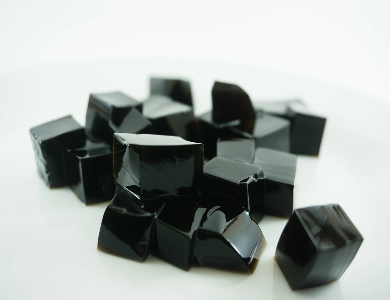 Best selling 2022 Grass Jelly Black Gold Instant canned grass jelly OEM/ODM acceptable for mixing with tea Asia Origin