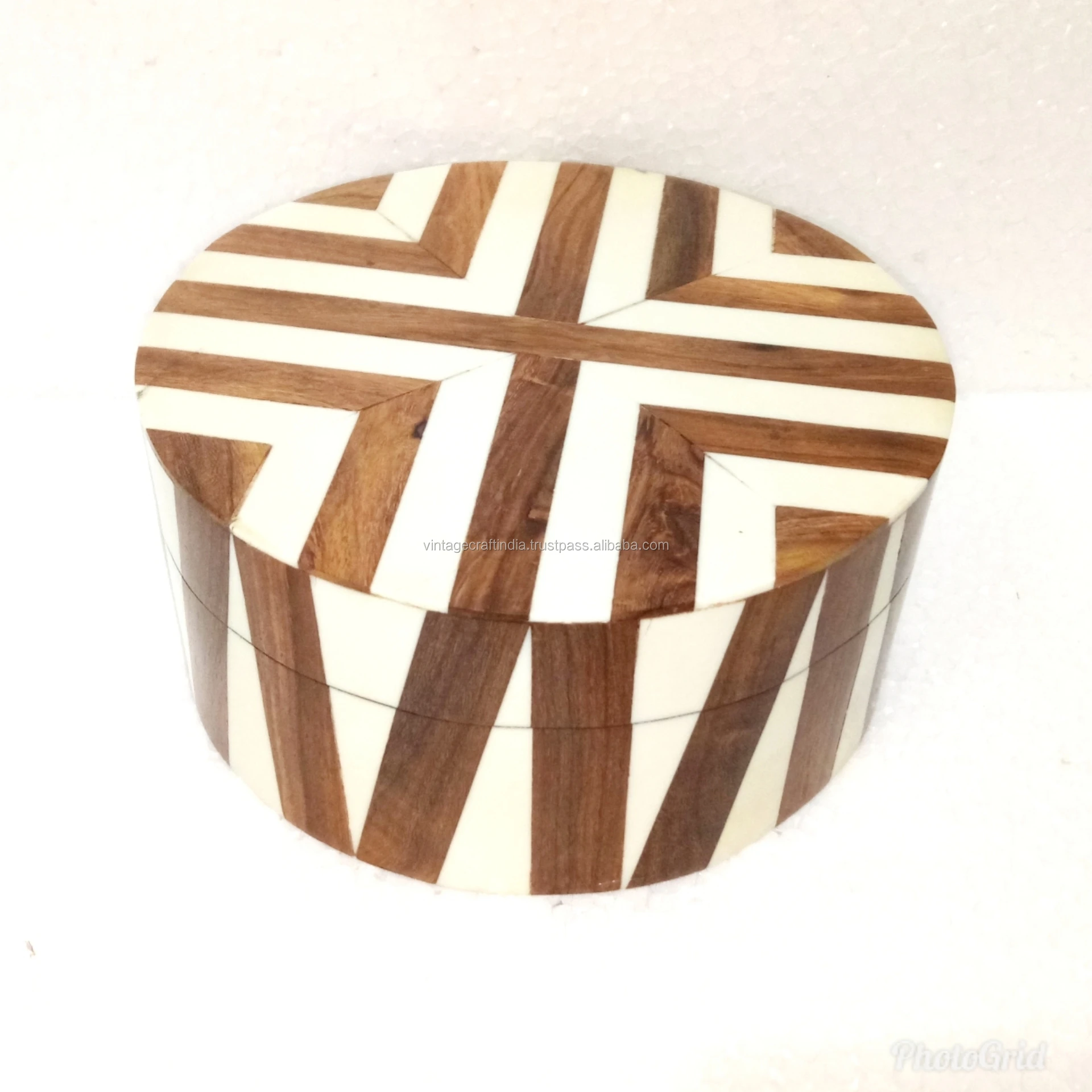 
DECORATIVE WOODEN BOX 
