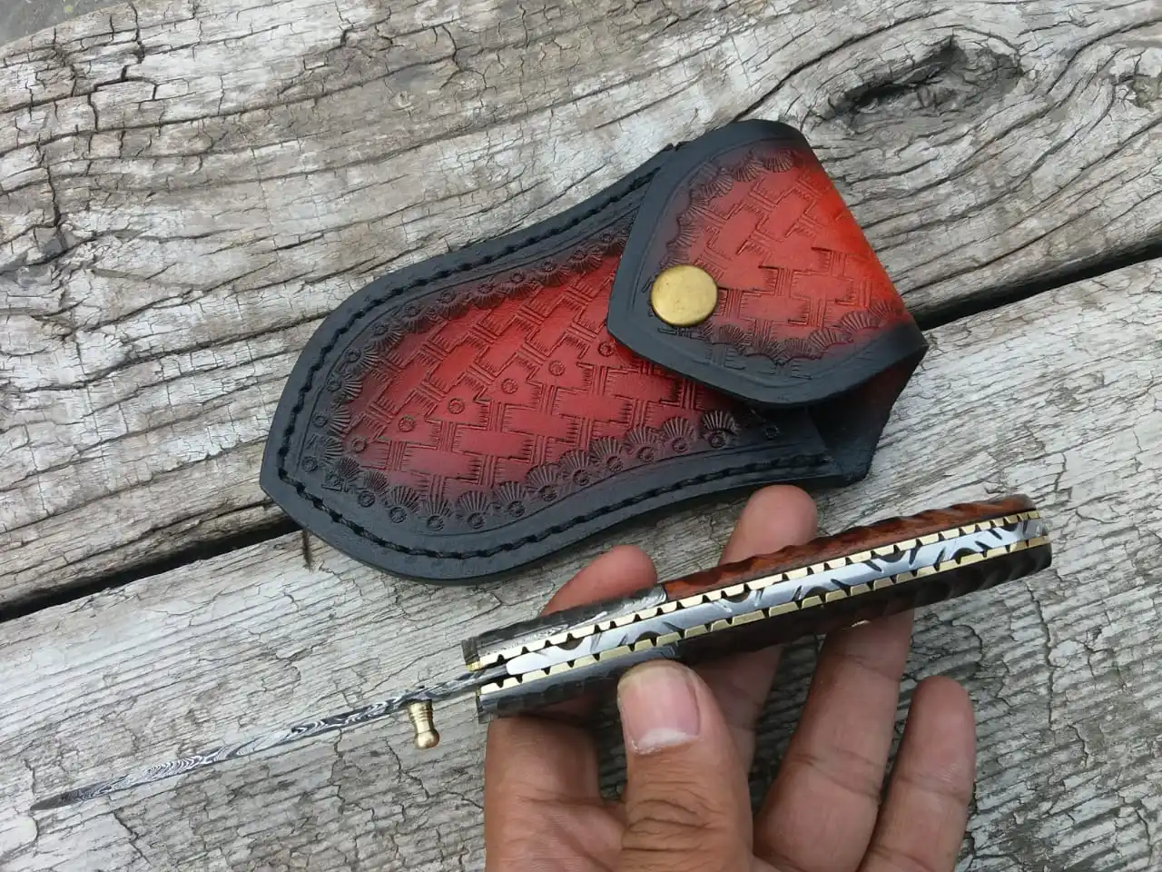 
Hunting Outdoor Survival Pocket Knife Tactical Every Day Carry Damascus Steel Folding Blade And Leather Sheath 