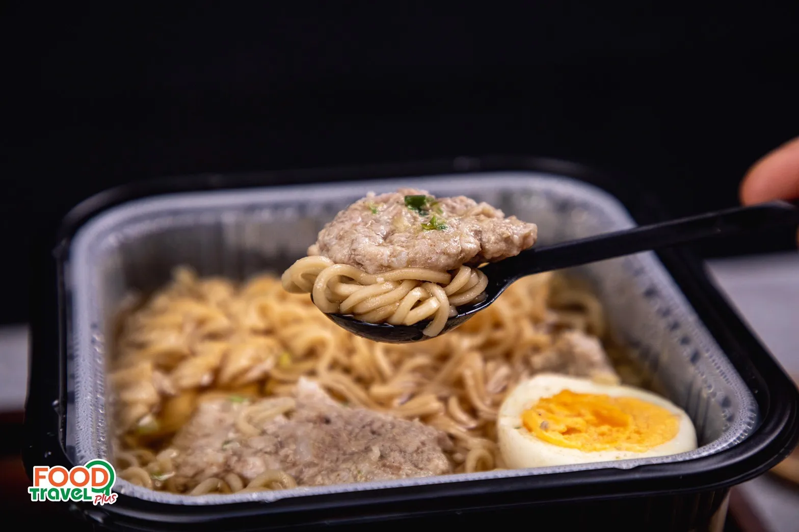 Ready to Eat Thailand Food Minced Pork Instant Noodles Hot Pot Cup With HACCP Certification