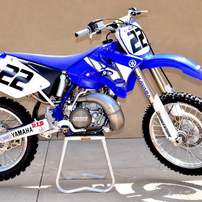 Хит продаж 2022, мотоциклы Yamahas YZ250, спортивные велосипеды
