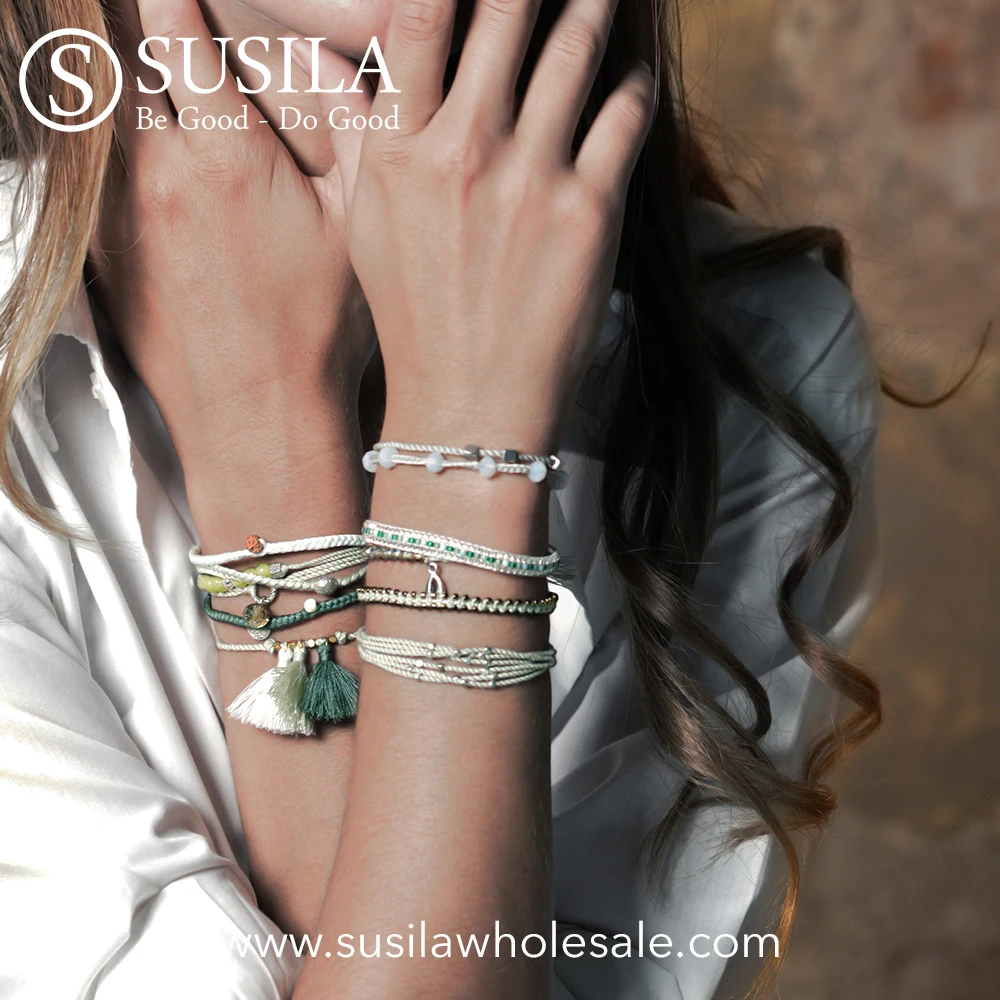 
The Red Thread Bracelet with Hand-braided Cotton String Set on Paper Card 