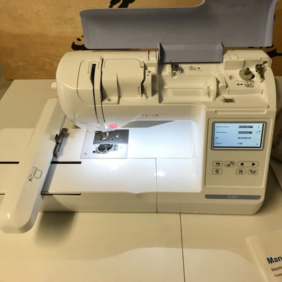Вышивальная машина Brother PE800, 138 встроенный дизайн, зона обруча 5x7 дюймов, большой ЖК-дисплей 3,2 дюйма