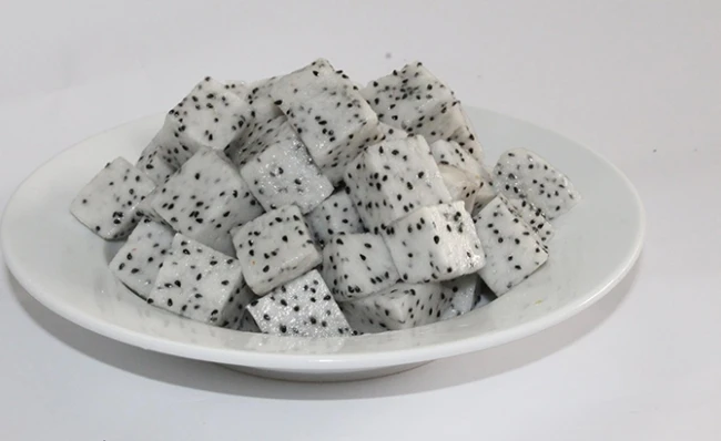 IQF FROZEN FLESH RED and WHITE DRAGON FRUIT HIGH QUALITY FROM VIETNAM/MS LAURA