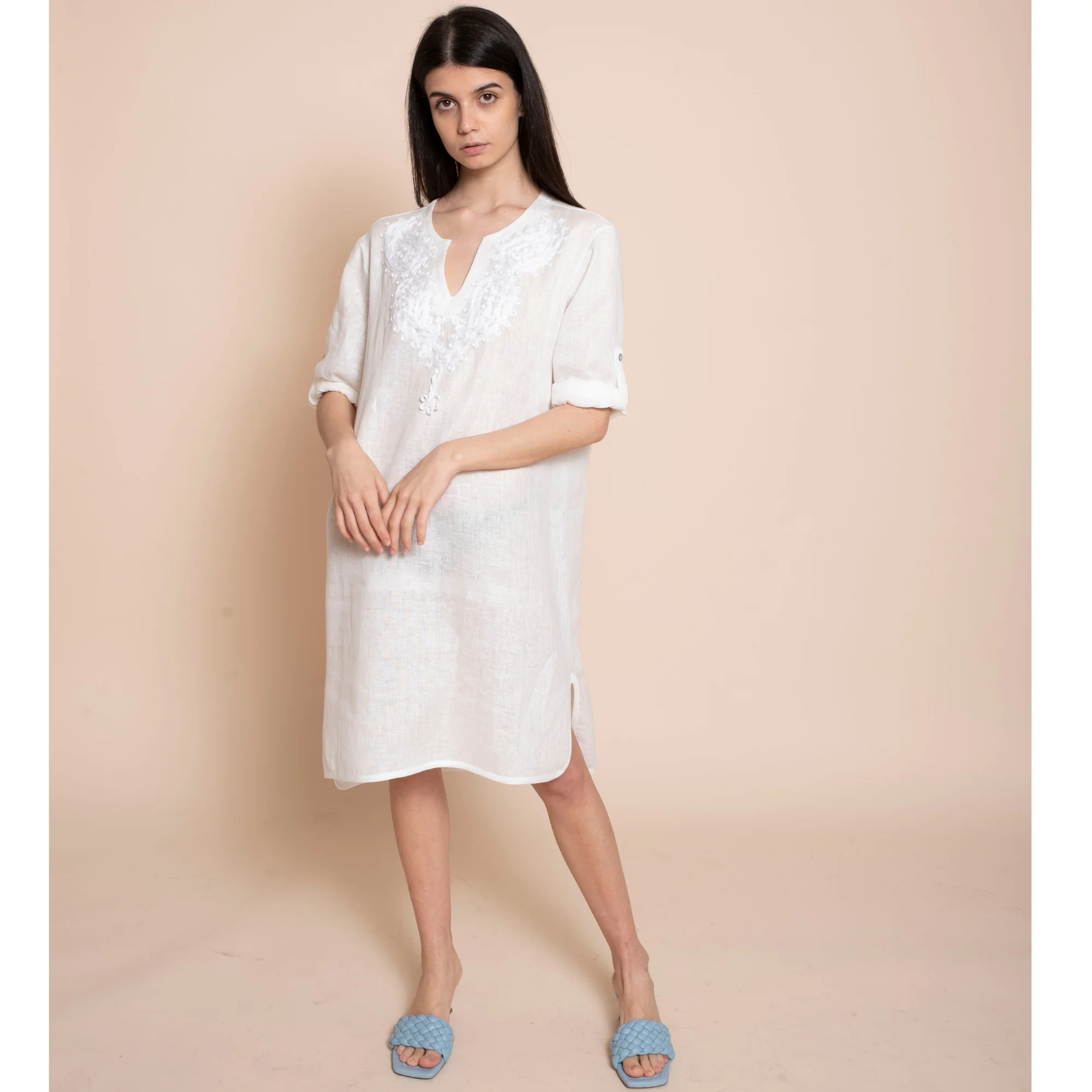 Italian best quality long dress with V-neck with embroidery three-quarter sleeves and rounded hem 100% linen, for the day
