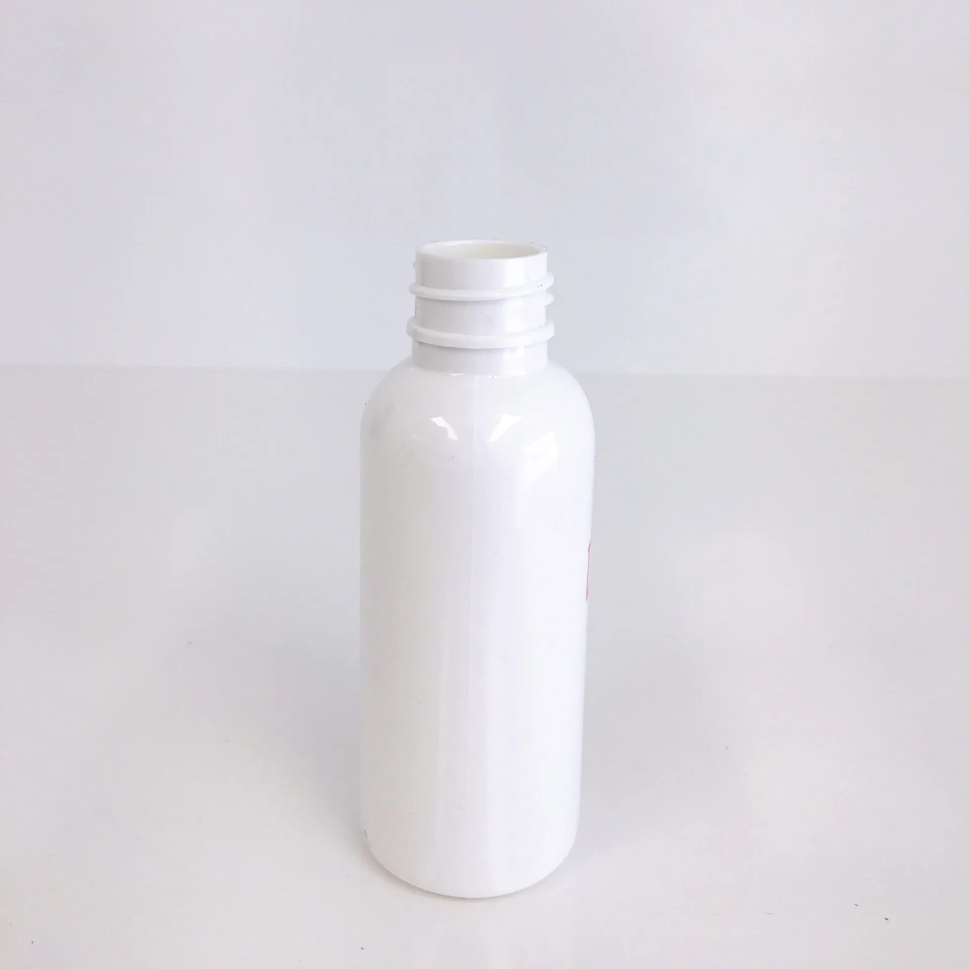 Горячая Распродажа Мини косметические бутылки 10 мл 20 30 50 пластиковые для шампуня лосьона с крышкой маленькие путешествий