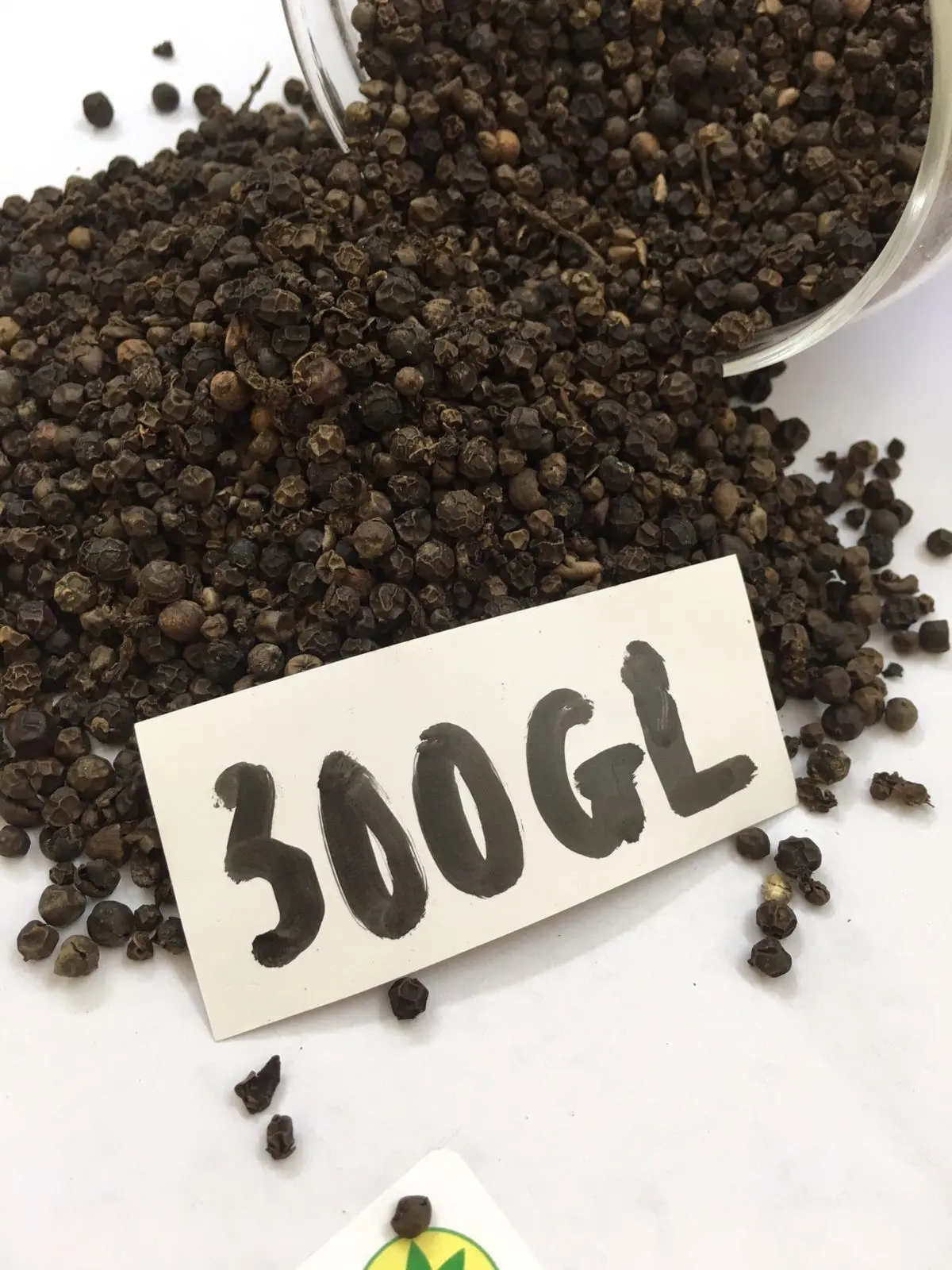 Vietnam black pepper 300gl 250gl very good light pepper for export