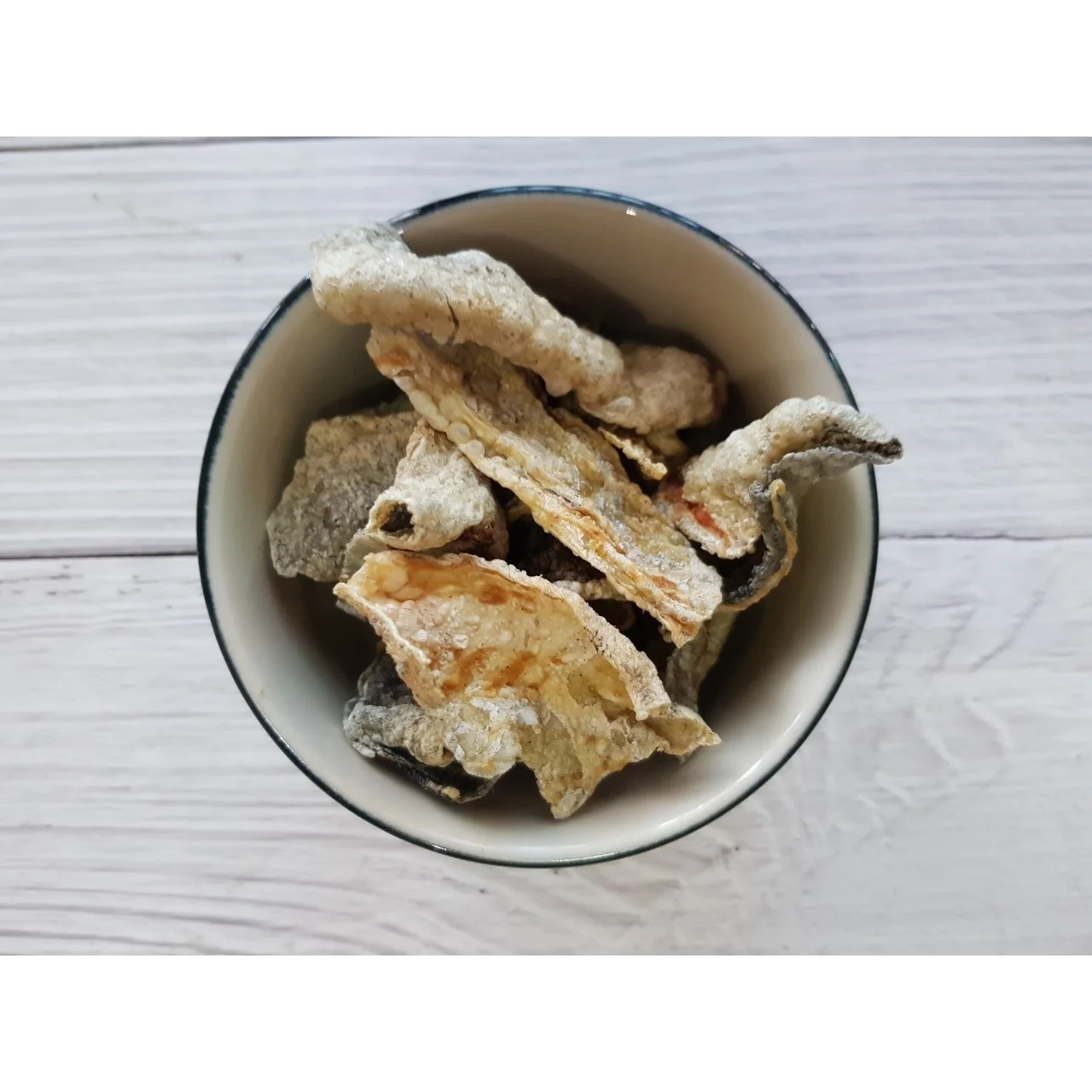 Хорошо подобранная Ароматизированная питательная пикантная рыба с низким содержанием жира закуска ароматом том-Ням настоящая хрустящая кожа трески от Hola