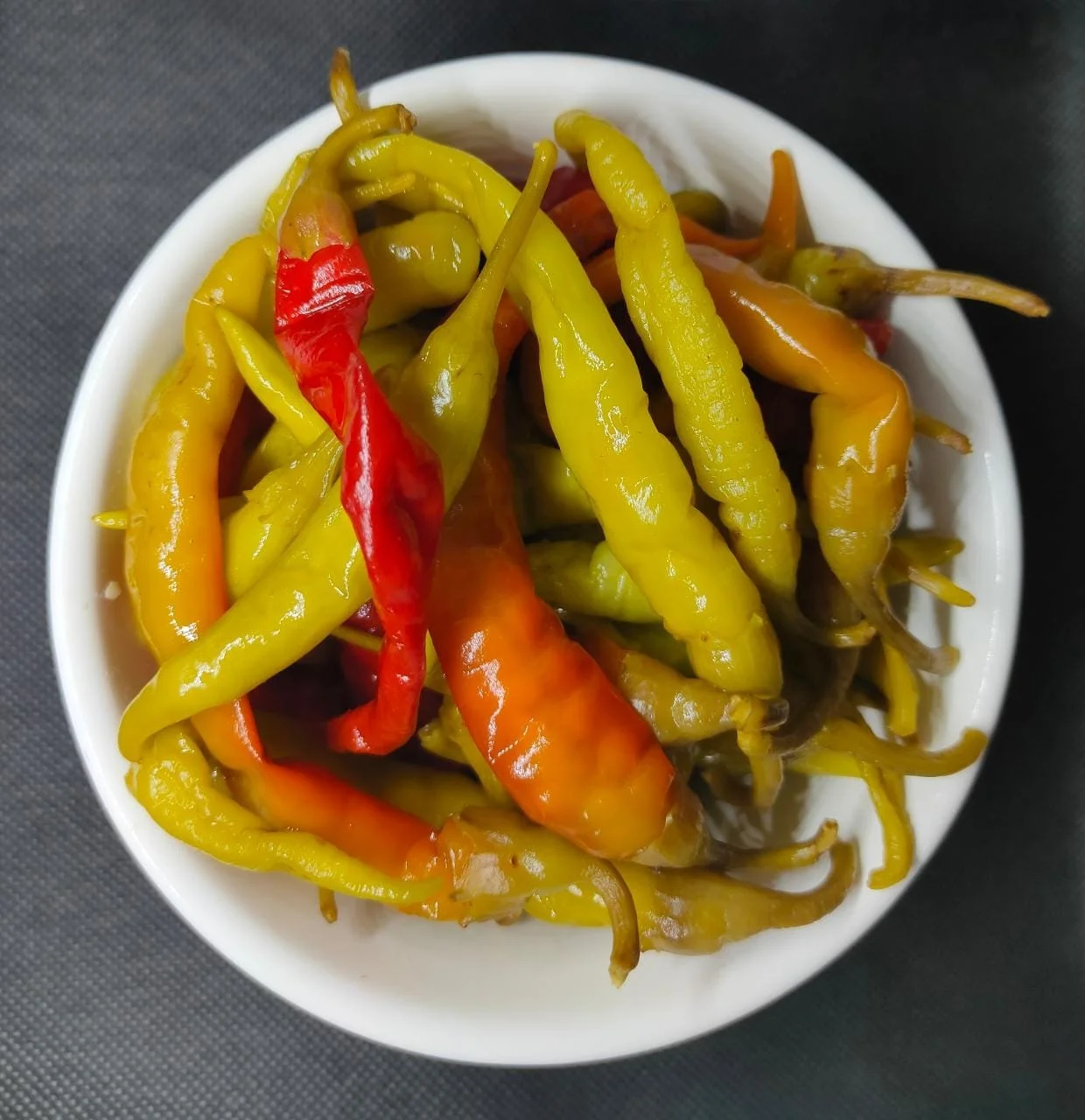 Маринованный ломбарский перец