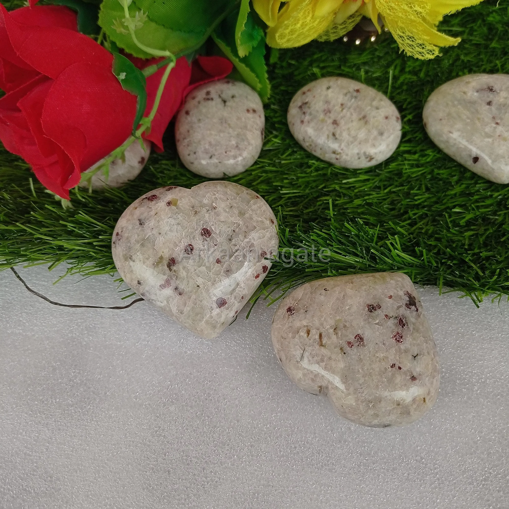 Высококачественный рубин в мраморной матрице пушистое сердце оптовая продажа драгоценный камень для продажи