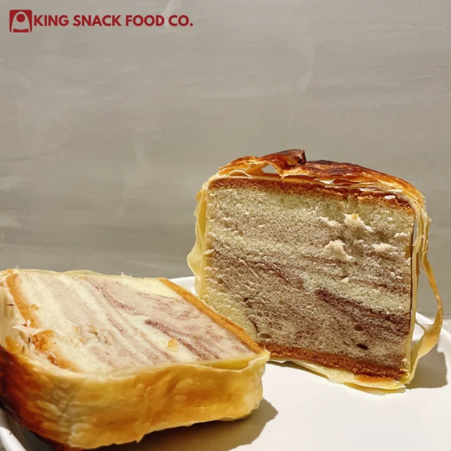 2022 amazon hot selling dessert marble puff pastry cake tasty marble cake stand board