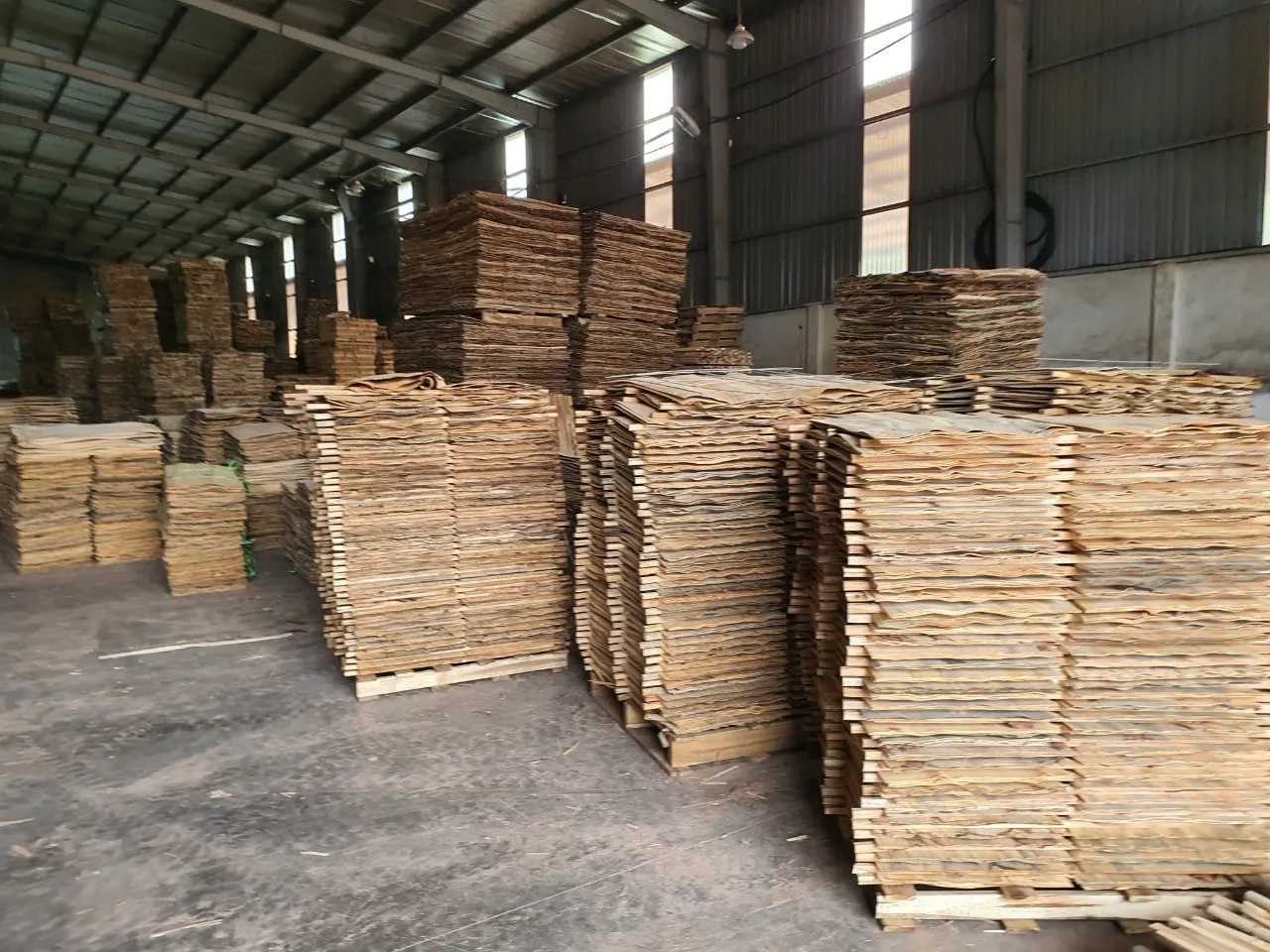 Создание Европейской поддонной мебели строительная другая древесина пиломатериалы AD KD акации Сосновая резиновая