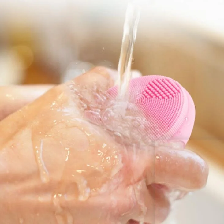  Amazon hot one электрическое очищающее средство для лица глубокое очищение ультразвуковая силиконовая щетка очищения