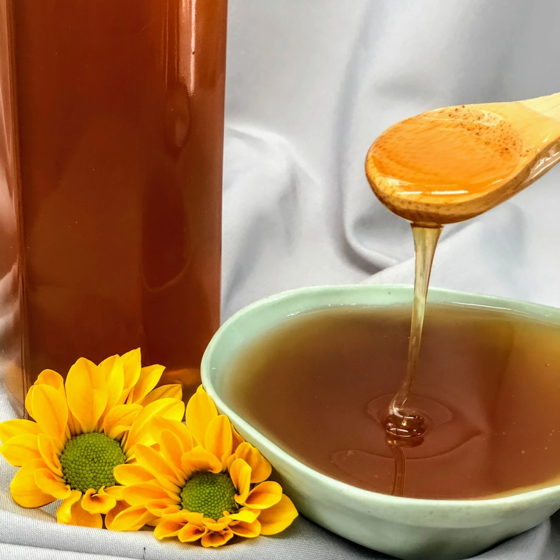 Whose sale High quality 100% Pure Natural Honey Bee with free sample