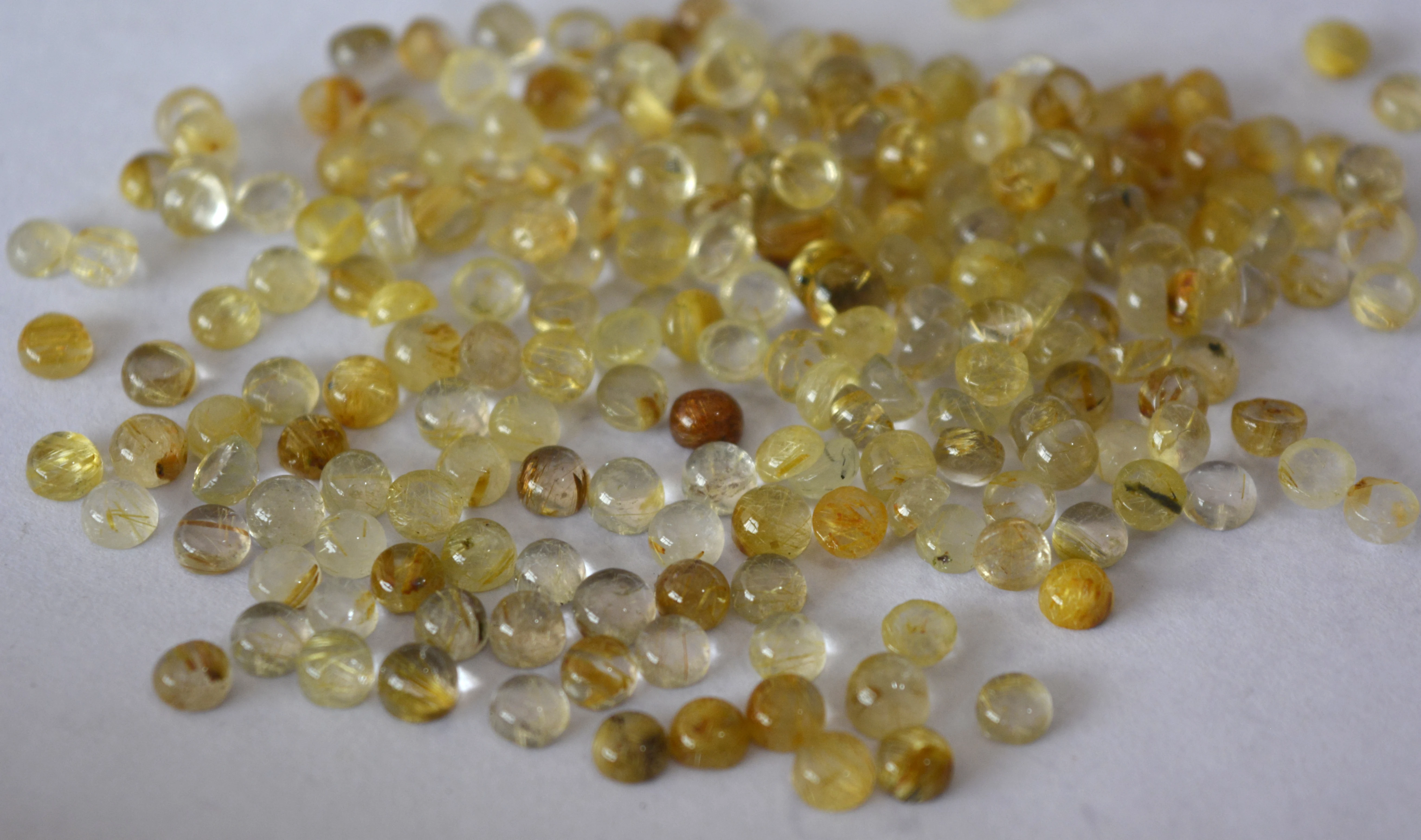 Натуральный Золотой Рутиловый Кварц 4 мм до 8 круглый кабошон-свободный высшего качества