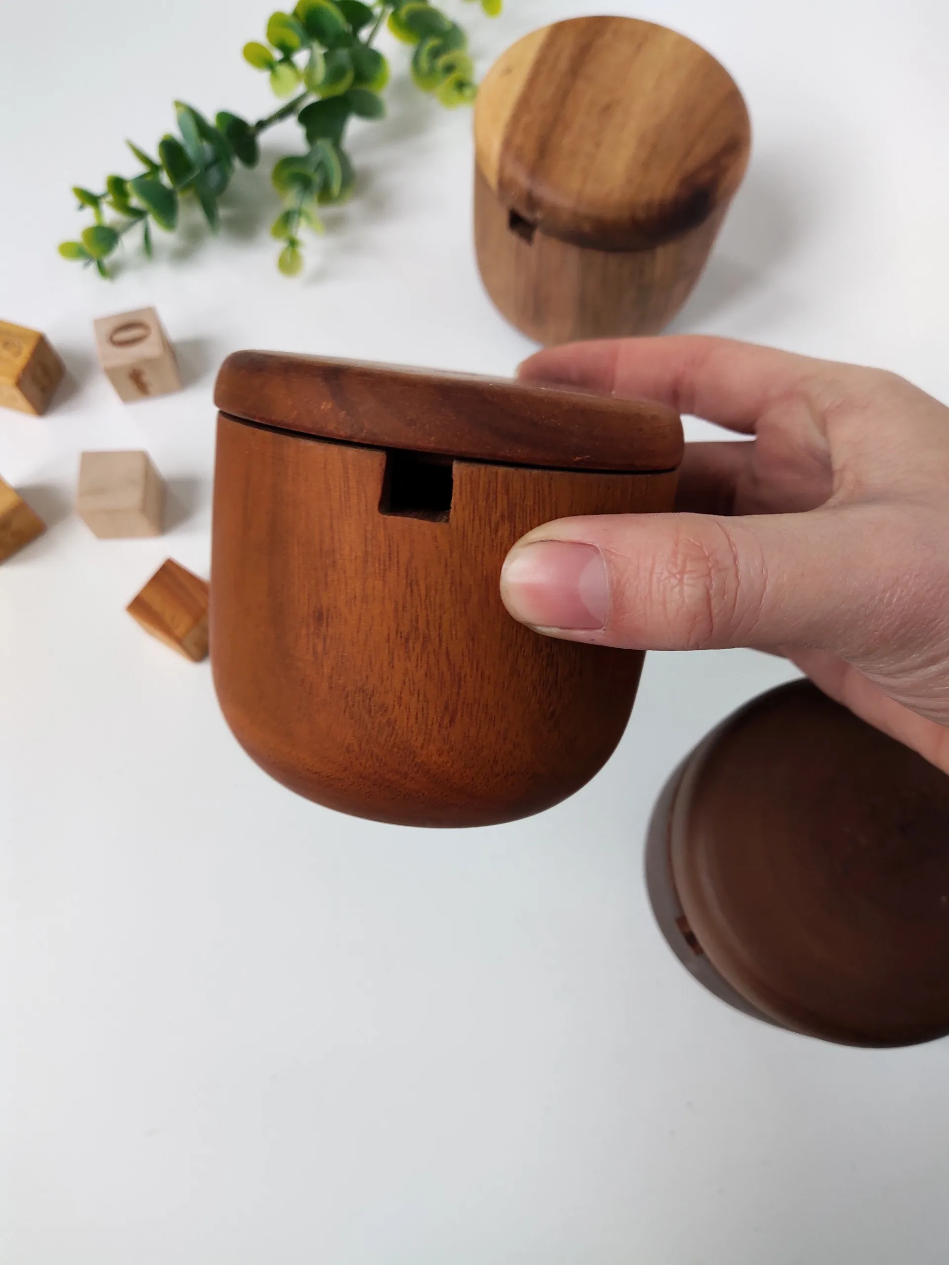 Wooden Acacia Wood Salt Box Round Wooden Salt Keeper Spice Jars Set Cheap Price