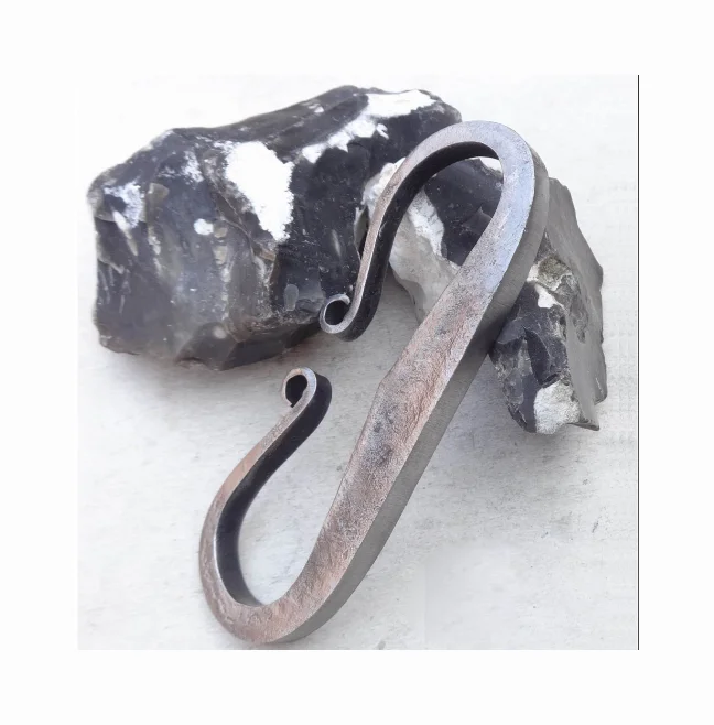 OEM Customizable Carbon Steel Fire Sriker Hand Forged Durable Iron Tool Industrial DIY Outdoor Packaged Box ODM Support