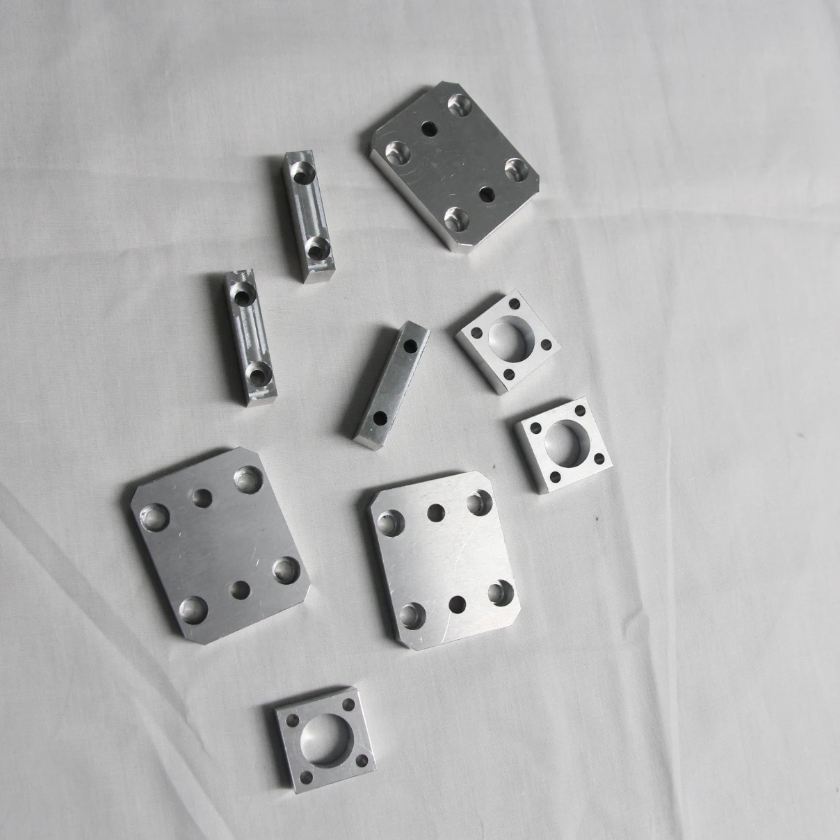 Customized High Precision CNC Machining Service CNC Milling Auto Parts OEM/ ODM CNC Machining Service