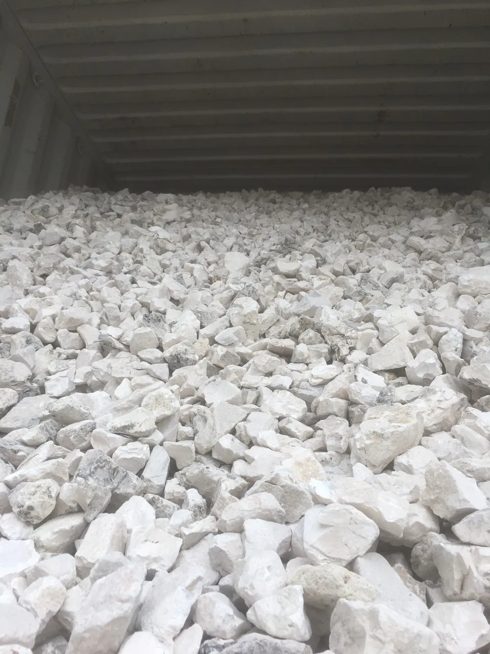 HOT SALE Raw Quicklime in Bulk Container // High CaO content 90% Min From Vietnam