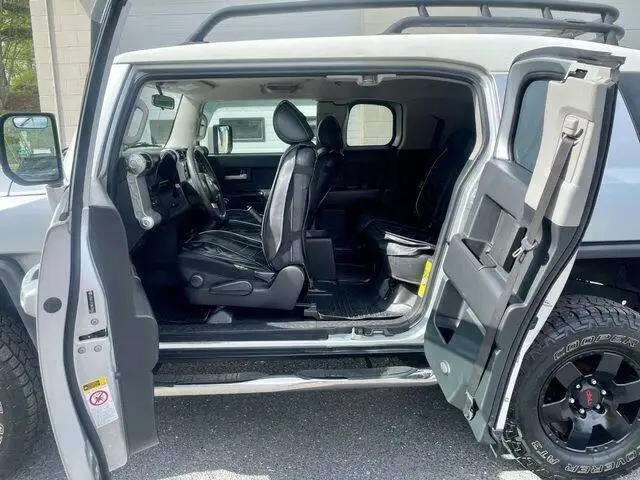 2008 Toyota FJ Cruiser 4x4 4dr SUV 6M For Sale