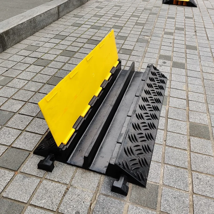 900*600*100 Heavy Duty 2 канала дорожного движения отверстие рамки резиновые ПВХ снижение скорости кабель пандус протектора в