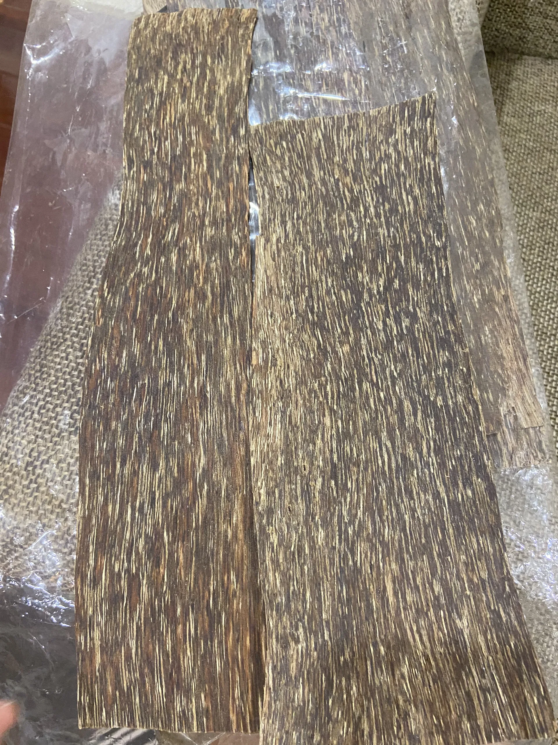 Top High Quality Brown Oud Agar Chunks Grade 3A 0.5 mm Sweet Floral Scent 100% Oud wood